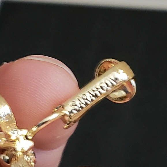 Sarah Coventry Silver 4 Petal Floral Clip On Earrings - Picture 3 of 5